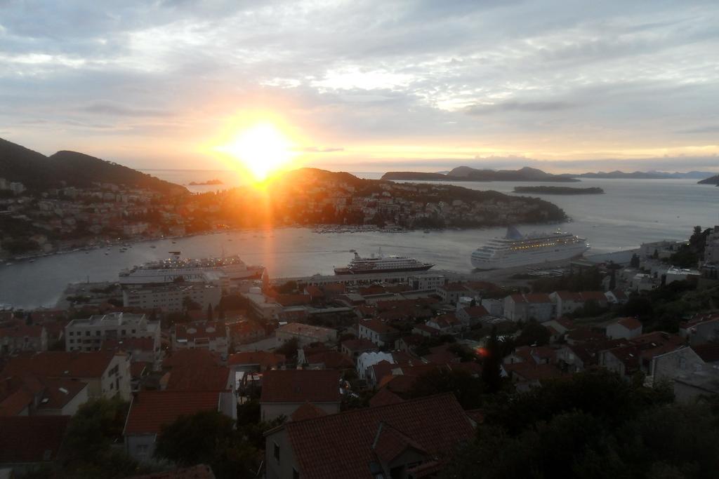 Rooms Anela With Large Common Tarrace And Beautiful Sea View Dubrovnik Room photo